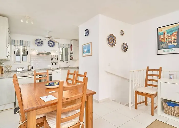 Casa Marazul Capistrano Дом отдыха Нерха