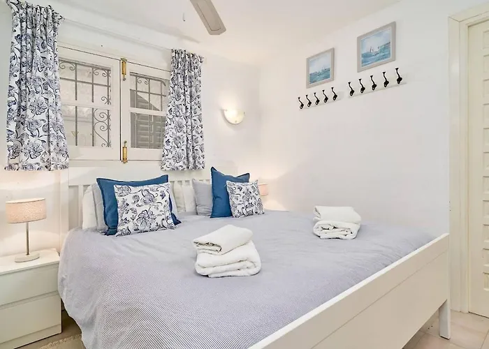 Casa Marazul Capistrano Дом отдыха Нерха